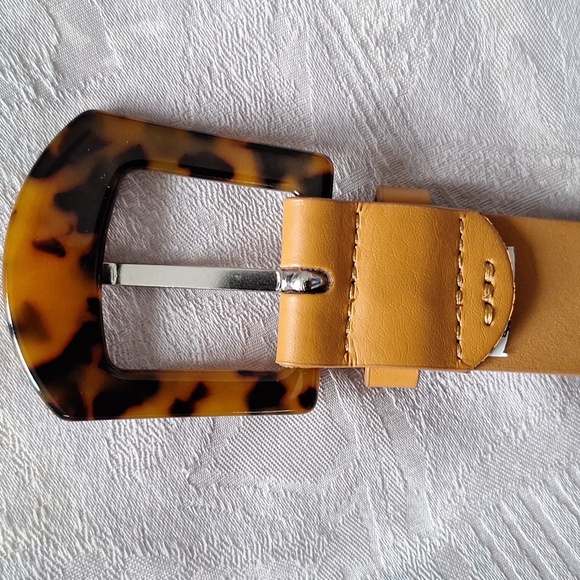 Genuine leather tan belt/ Tortoise shall buckle [L/M] - Picture 5 of 6